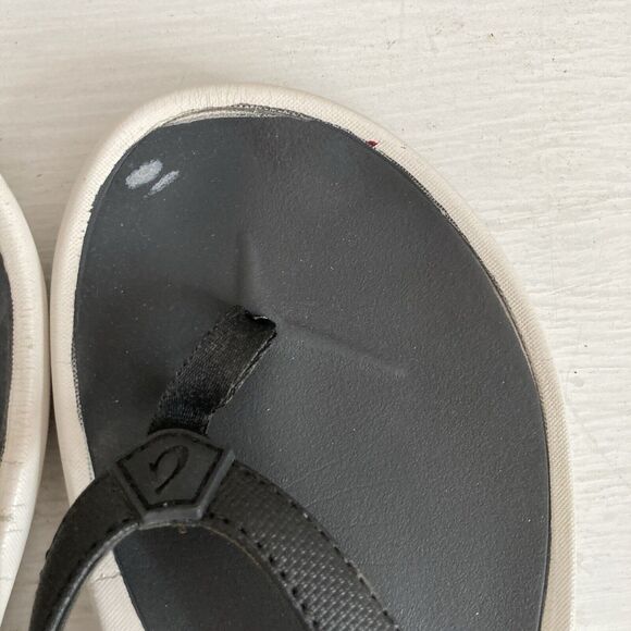 OluKai Sandals Womens Size 7 Pi'oe Casual Slip On Beach Flip Flops Black - Picture 9 of 10